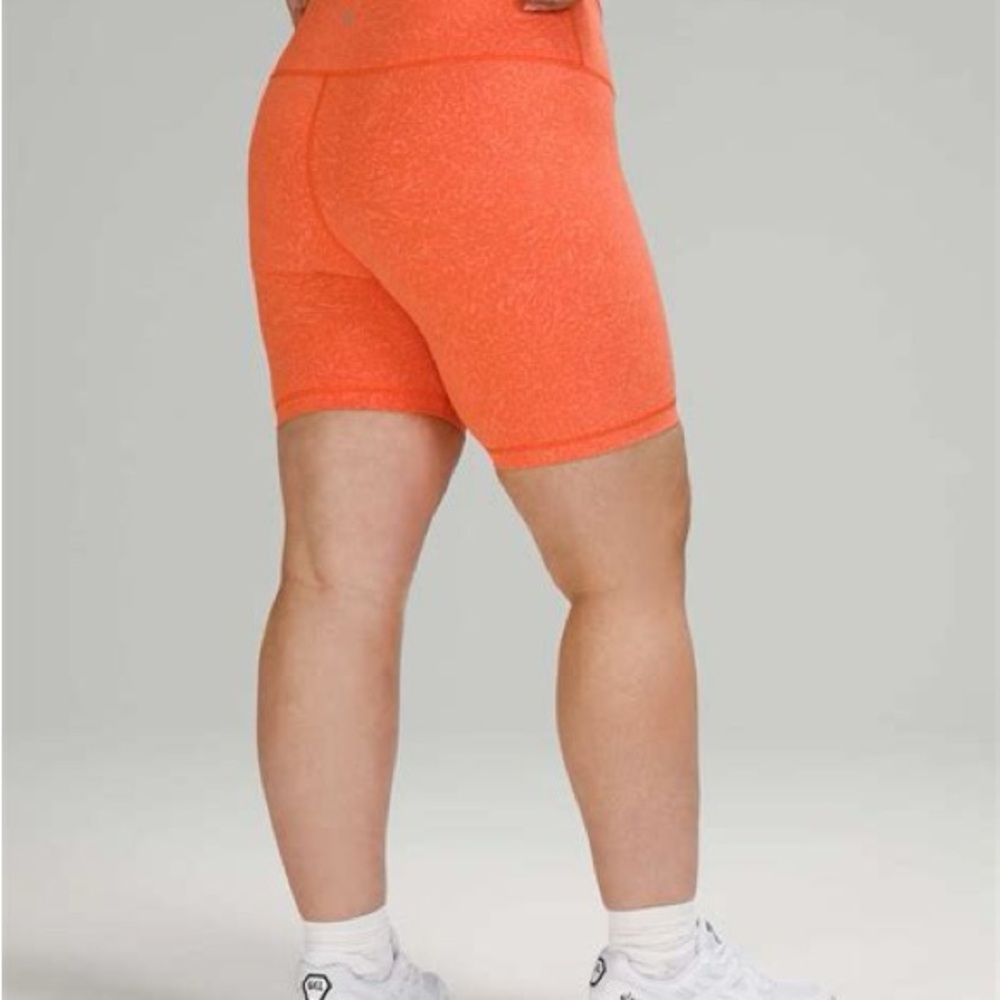 Lululemon wunder train crunch warm coral short, size 6